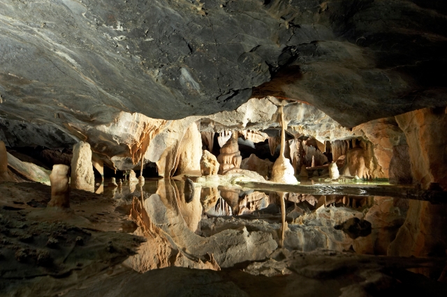 Cox’s Cave, part of the Cheddar Gorge underworld that  inspired the Glittering Caves of Aglarond.
