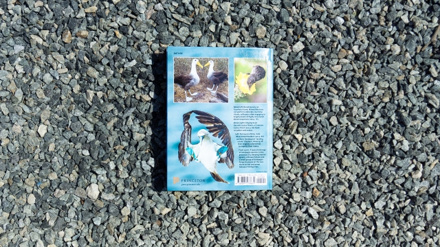 Pocket Guide to Birds of the Galapagos - back cover