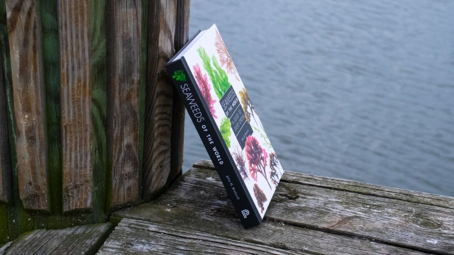 Seaweeds of the World - book spine